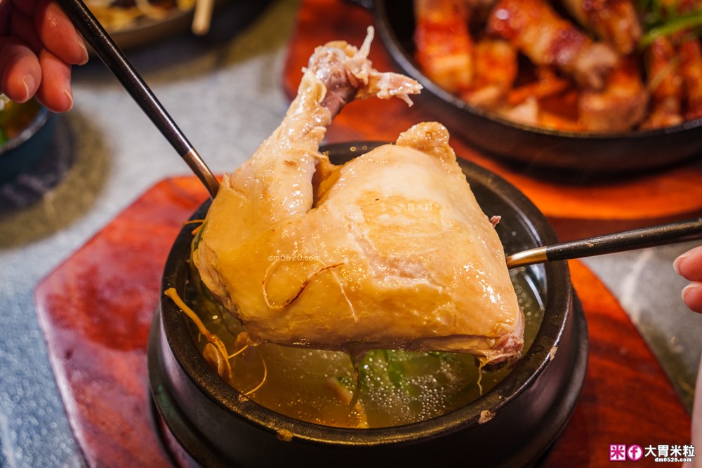 築間「紫木槿韓餐酒館」插旗台北大巨蛋~超Chill韓式料理+燒啤，看球聽演唱會聚餐必吃│捷運國父紀念館站美食推薦│台北韓式料理推薦