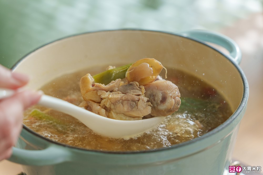 Costco好市多美食必買推薦「名廚美饌人蔘雞湯」覆熱5分鐘開喝~上班族冬季進補不用等│人蔘雞湯創意吃法推薦