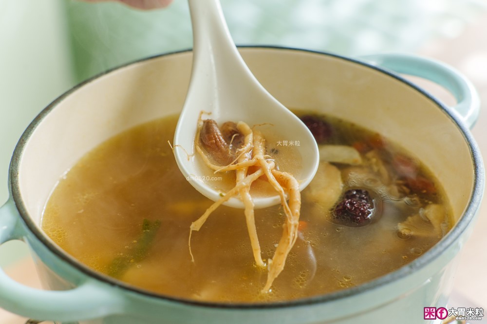 Costco好市多美食必買推薦「名廚美饌人蔘雞湯」覆熱5分鐘開喝~上班族冬季進補不用等│人蔘雞湯創意吃法推薦