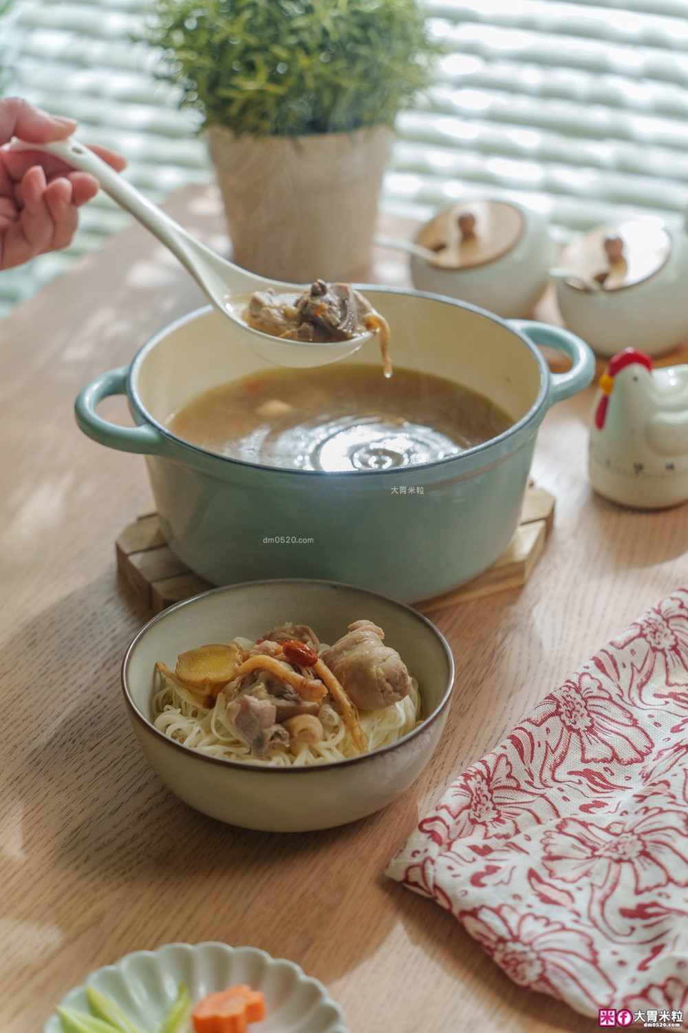 Costco好市多美食必買推薦「名廚美饌人蔘雞湯」覆熱5分鐘開喝~上班族冬季進補不用等│人蔘雞湯創意吃法推薦