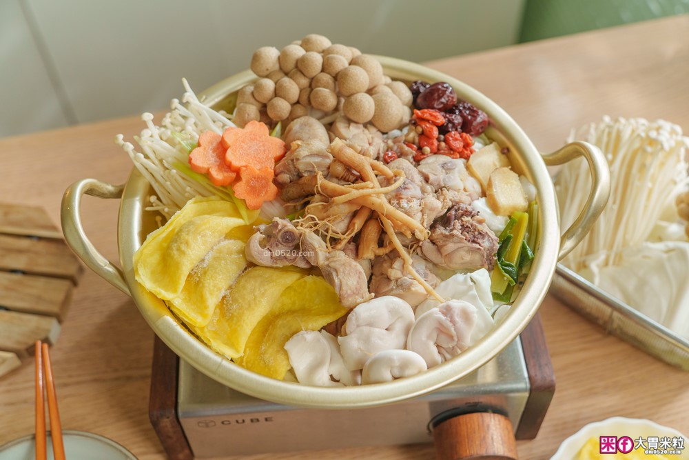 Costco好市多美食必買推薦「名廚美饌人蔘雞湯」覆熱5分鐘開喝~上班族冬季進補不用等│人蔘雞湯創意吃法推薦 Costco好市多美食必買推薦「名廚美饌人蔘雞湯」覆熱5分鐘開喝~上班族冬季進補不用等│人蔘雞湯創意吃法推薦