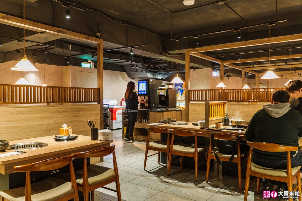 肉控聚餐慶生首選「赤富士日式無煙燒肉鍋物」日本A5+澳洲M9和牛吃到飽，大台北燒肉吃到飽推薦TOP1