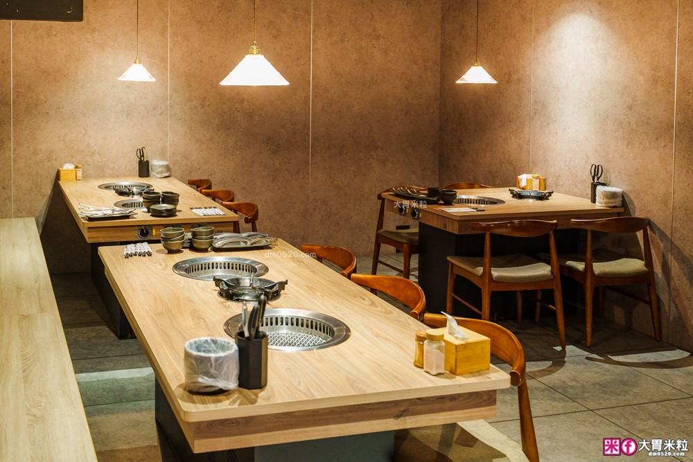 肉控聚餐慶生首選「赤富士日式無煙燒肉鍋物」日本A5+澳洲M9和牛吃到飽，大台北燒肉吃到飽推薦TOP1