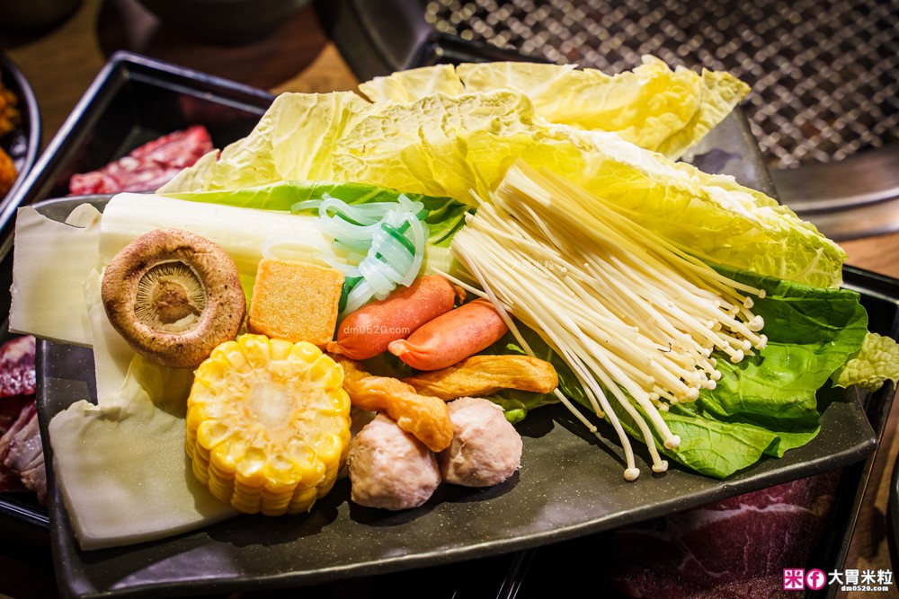 肉控聚餐慶生首選「赤富士日式無煙燒肉鍋物」日本A5+澳洲M9和牛吃到飽，大台北燒肉吃到飽推薦TOP1