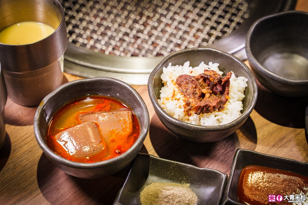 肉控聚餐慶生首選「赤富士日式無煙燒肉鍋物」日本A5+澳洲M9和牛吃到飽，大台北燒肉吃到飽推薦TOP1