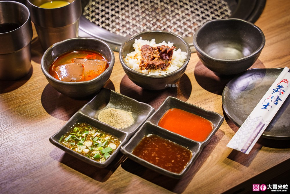 肉控聚餐慶生首選「赤富士日式無煙燒肉鍋物」日本A5+澳洲M9和牛吃到飽，大台北燒肉吃到飽推薦TOP1