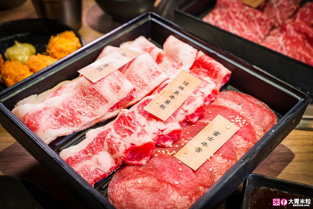 肉控聚餐慶生首選「赤富士日式無煙燒肉鍋物」日本A5+澳洲M9和牛吃到飽，大台北燒肉吃到飽推薦TOP1