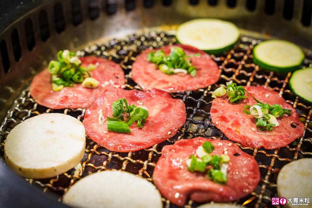 肉控聚餐慶生首選「赤富士日式無煙燒肉鍋物」日本A5+澳洲M9和牛吃到飽，大台北燒肉吃到飽推薦TOP1