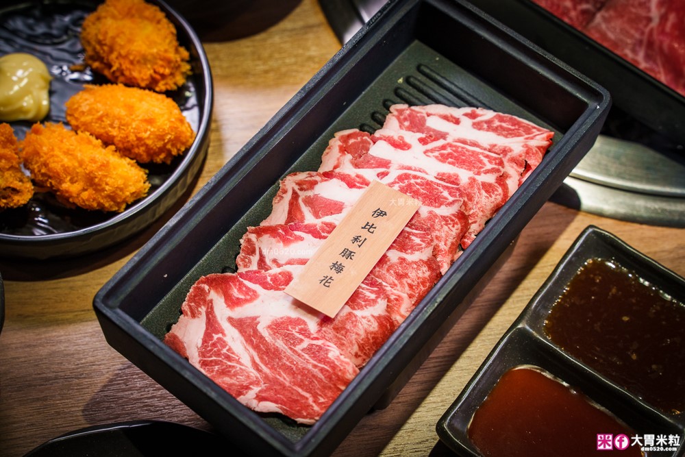 肉控聚餐慶生首選「赤富士日式無煙燒肉鍋物」日本A5+澳洲M9和牛吃到飽，大台北燒肉吃到飽推薦TOP1