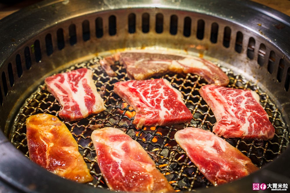 肉控聚餐慶生首選「赤富士日式無煙燒肉鍋物」日本A5+澳洲M9和牛吃到飽，大台北燒肉吃到飽推薦TOP1