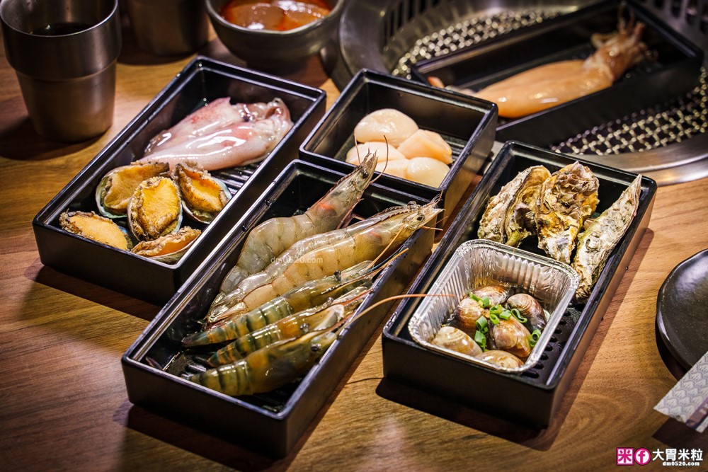 肉控聚餐慶生首選「赤富士日式無煙燒肉鍋物」日本A5+澳洲M9和牛吃到飽，大台北燒肉吃到飽推薦TOP1