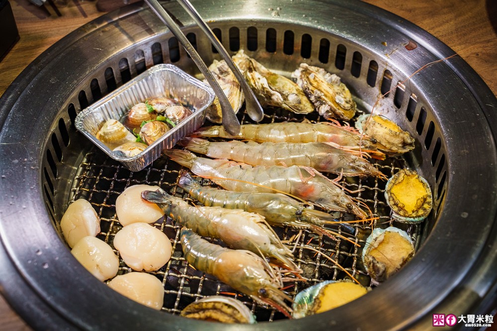 肉控聚餐慶生首選「赤富士日式無煙燒肉鍋物」日本A5+澳洲M9和牛吃到飽，大台北燒肉吃到飽推薦TOP1