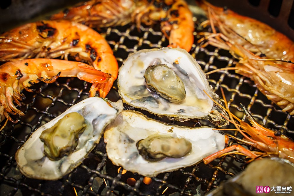 肉控聚餐慶生首選「赤富士日式無煙燒肉鍋物」日本A5+澳洲M9和牛吃到飽，大台北燒肉吃到飽推薦TOP1