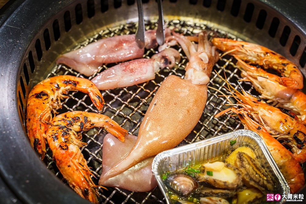 肉控聚餐慶生首選「赤富士日式無煙燒肉鍋物」日本A5+澳洲M9和牛吃到飽，大台北燒肉吃到飽推薦TOP1