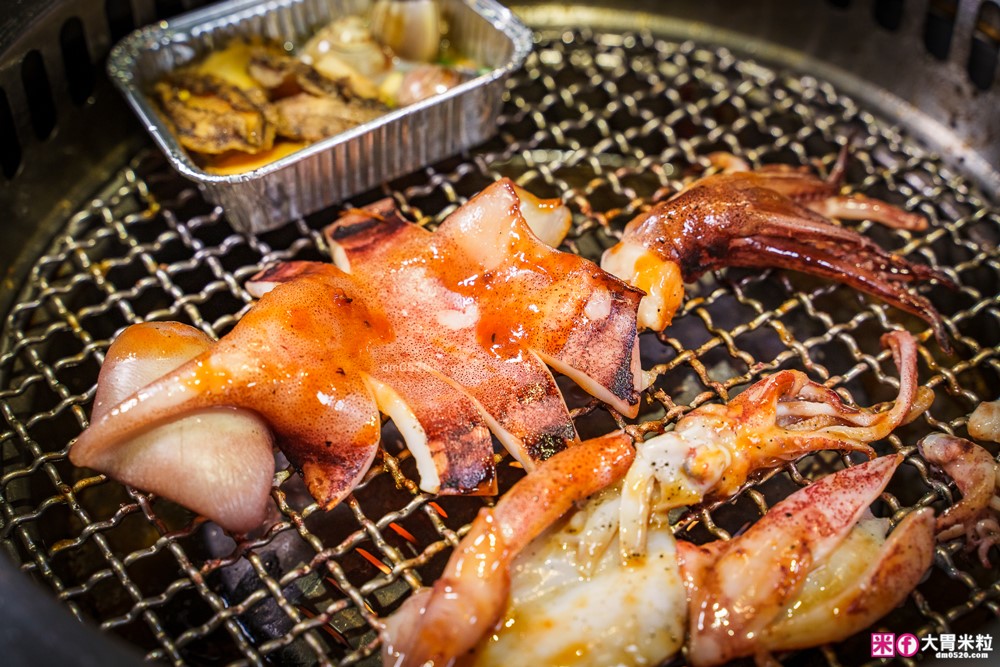 肉控聚餐慶生首選「赤富士日式無煙燒肉鍋物」日本A5+澳洲M9和牛吃到飽，大台北燒肉吃到飽推薦TOP1