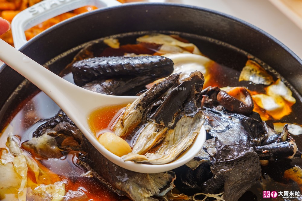 2026年菜預購瘋搶「momo賞星鮮」星級飯店冷凍年菜宅配到家~加碼再抽法國Staub鑄鐵鍋