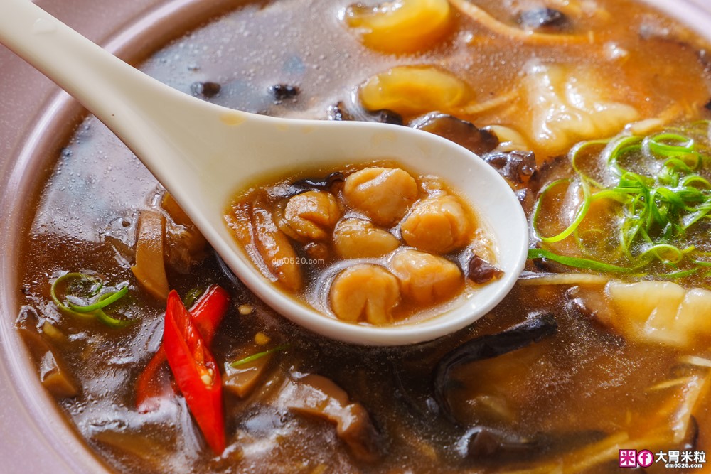 2026年菜預購瘋搶「momo賞星鮮」星級飯店冷凍年菜宅配到家~加碼再抽法國Staub鑄鐵鍋