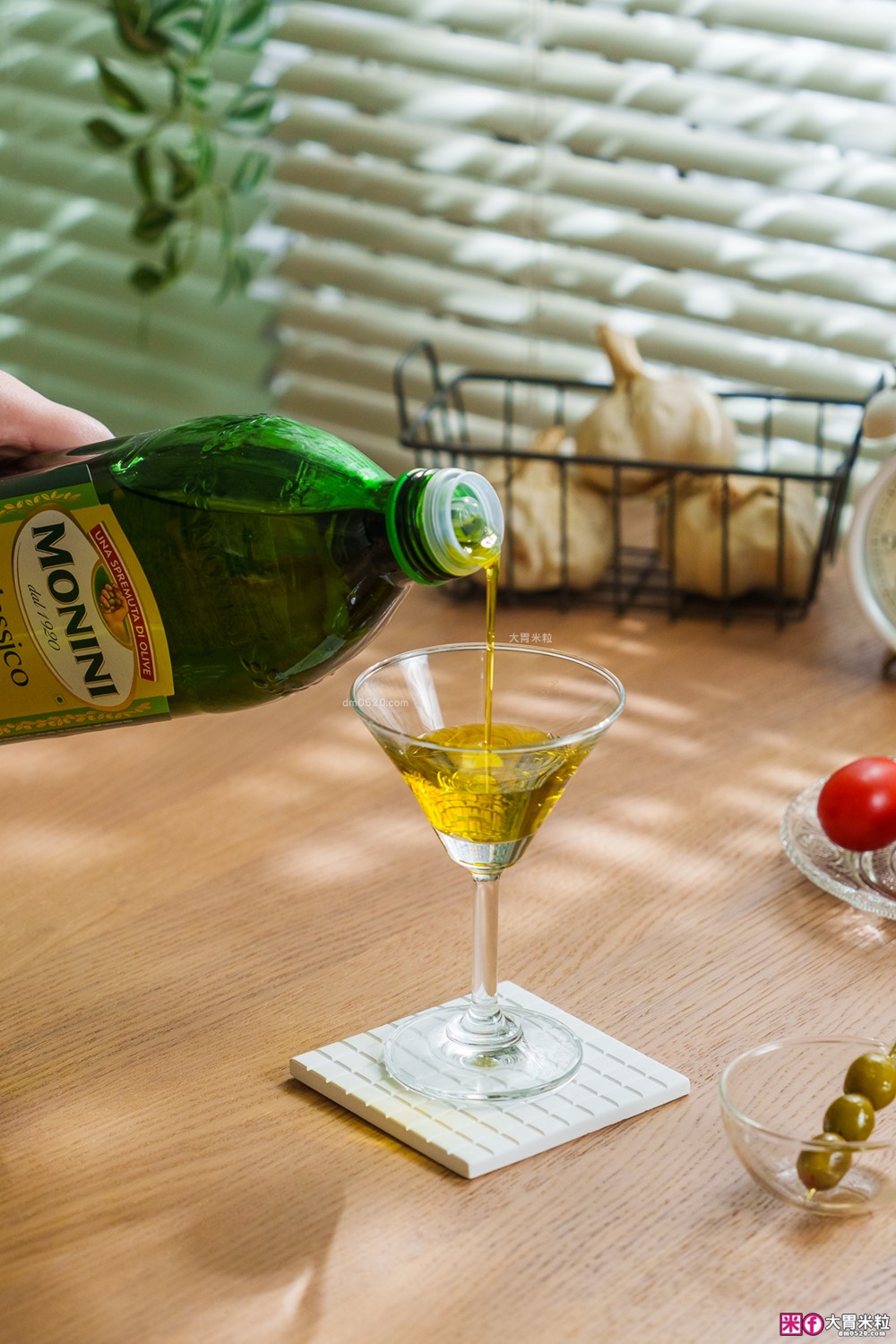 市佔第一「Monini莫尼尼特級初榨橄欖油」生飲等級+義大利莊園原裝~煎炒煮炸一油搞定│橄欖油料理推薦│莎莎醬食譜│蒜油蝦食譜 市佔第一「Monini莫尼尼特級初榨橄欖油」生飲等級+義大利莊園原裝~煎炒煮炸一油搞定│橄欖油料理推薦│莎莎醬食譜│蒜油蝦食譜