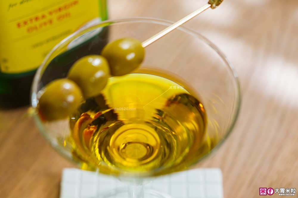 市佔第一「Monini莫尼尼特級初榨橄欖油」生飲等級+義大利莊園原裝~煎炒煮炸一油搞定│橄欖油料理推薦│莎莎醬食譜│蒜油蝦食譜 市佔第一「Monini莫尼尼特級初榨橄欖油」生飲等級+義大利莊園原裝~煎炒煮炸一油搞定│橄欖油料理推薦│莎莎醬食譜│蒜油蝦食譜