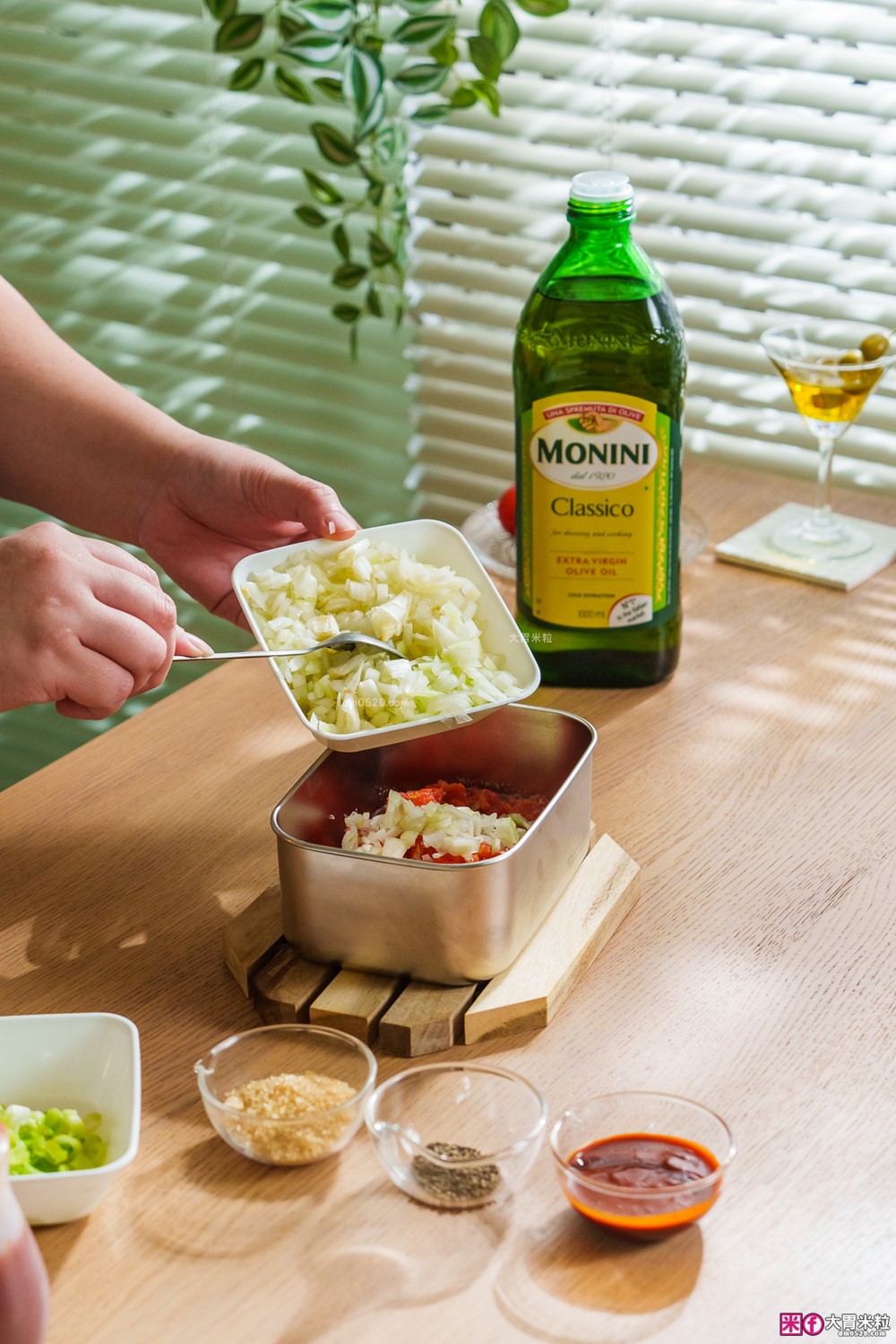 市佔第一「Monini莫尼尼特級初榨橄欖油」生飲等級+義大利莊園原裝~煎炒煮炸一油搞定│橄欖油料理推薦│莎莎醬食譜│蒜油蝦食譜