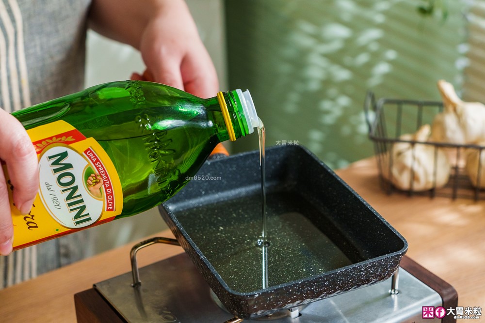 市佔第一「Monini莫尼尼特級初榨橄欖油」生飲等級+義大利莊園原裝~煎炒煮炸一油搞定│橄欖油料理推薦│莎莎醬食譜│蒜油蝦食譜