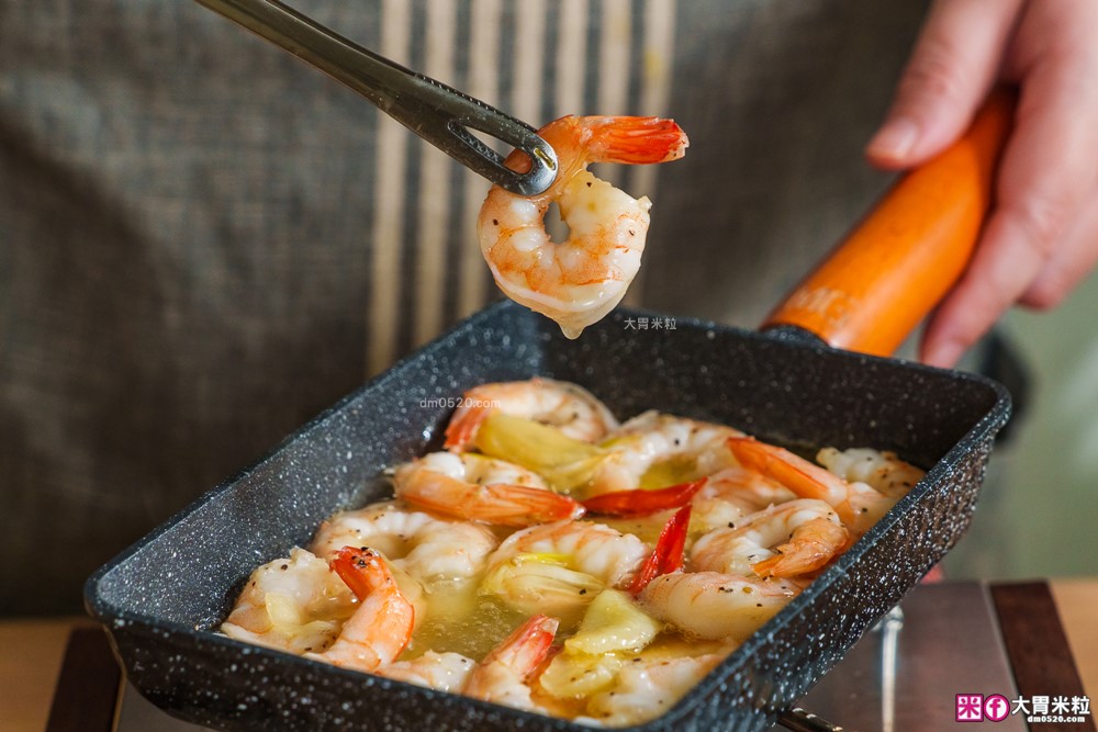 市佔第一「Monini莫尼尼特級初榨橄欖油」生飲等級+義大利莊園原裝~煎炒煮炸一油搞定│橄欖油料理推薦│莎莎醬食譜│蒜油蝦食譜 市佔第一「Monini莫尼尼特級初榨橄欖油」生飲等級+義大利莊園原裝~煎炒煮炸一油搞定│橄欖油料理推薦│莎莎醬食譜│蒜油蝦食譜