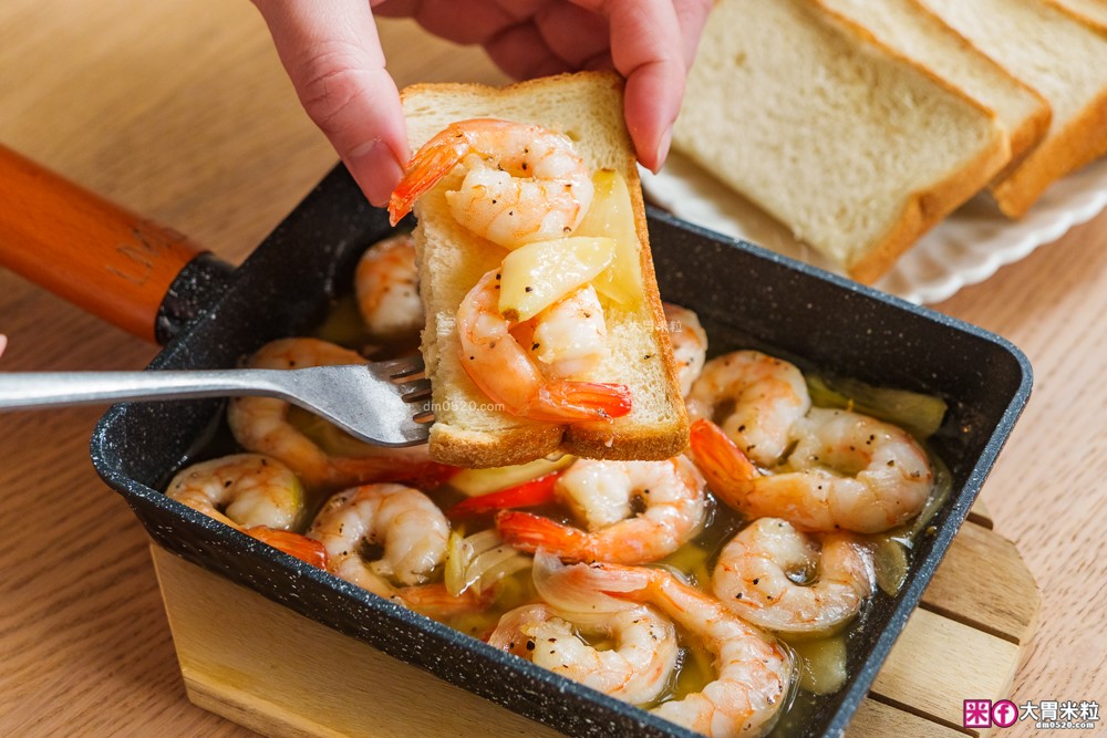 市佔第一「Monini莫尼尼特級初榨橄欖油」生飲等級+義大利莊園原裝~煎炒煮炸一油搞定│橄欖油料理推薦│莎莎醬食譜│蒜油蝦食譜 市佔第一「Monini莫尼尼特級初榨橄欖油」生飲等級+義大利莊園原裝~煎炒煮炸一油搞定│橄欖油料理推薦│莎莎醬食譜│蒜油蝦食譜