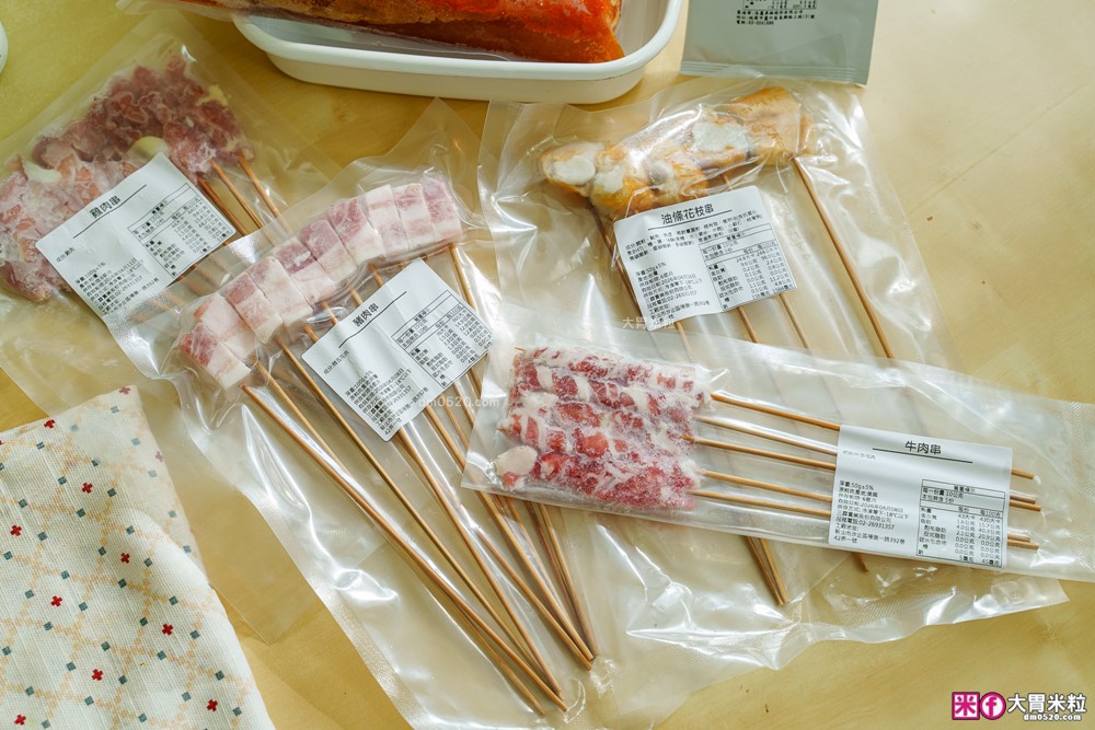 全家型錄隱藏版美食「名廚美饌麻辣串串鍋 + 名廚美饌麻奶鍋」雙鍋齊發~撸串自由在家實現│Costco好市多人氣熟食推薦