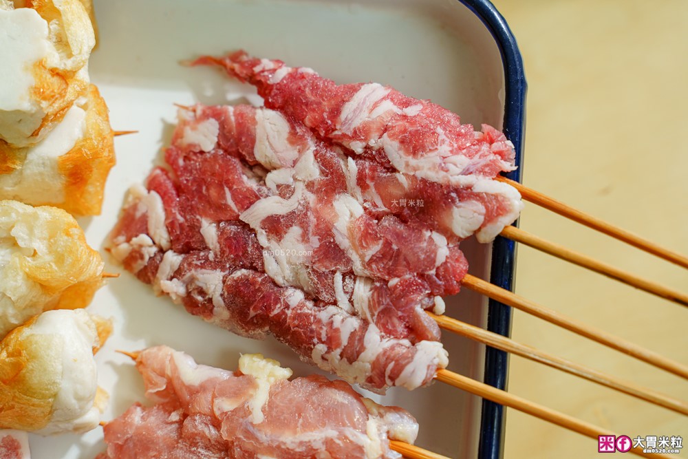 全家型錄隱藏版美食「名廚美饌麻辣串串鍋 + 名廚美饌麻奶鍋」雙鍋齊發~撸串自由在家實現│Costco好市多人氣熟食推薦