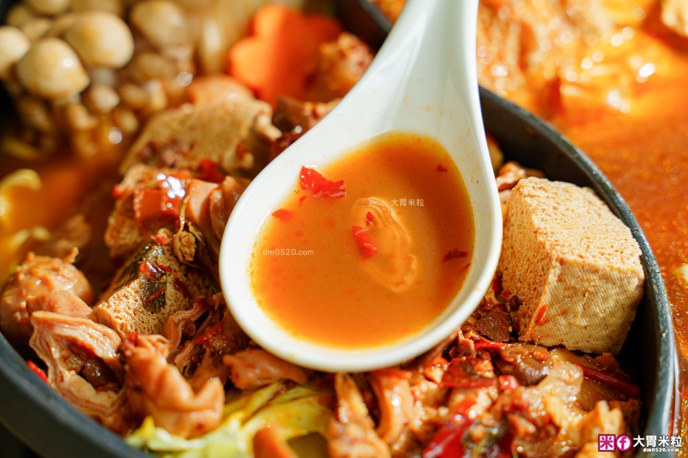 全家型錄隱藏版美食「名廚美饌麻辣串串鍋 + 名廚美饌麻奶鍋」雙鍋齊發~撸串自由在家實現│Costco好市多人氣熟食推薦