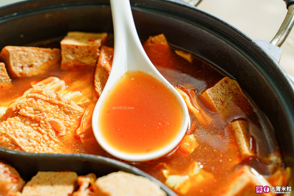 全家型錄隱藏版美食「名廚美饌麻辣串串鍋 + 名廚美饌麻奶鍋」雙鍋齊發~撸串自由在家實現│Costco好市多人氣熟食推薦