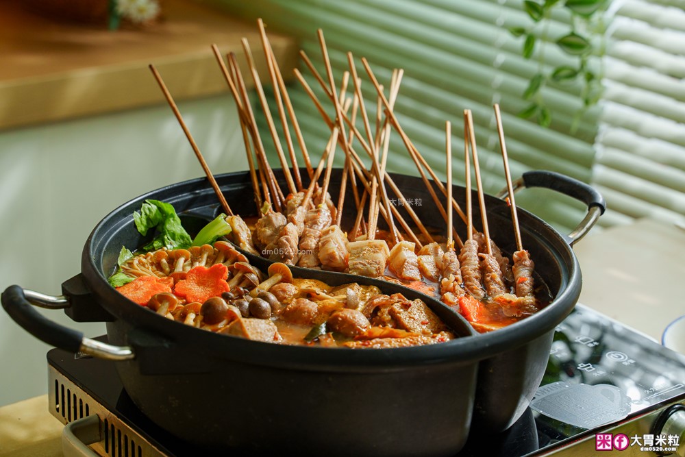 全家型錄隱藏版美食「名廚美饌麻辣串串鍋 + 名廚美饌麻奶鍋」雙鍋齊發~撸串自由在家實現│Costco好市多人氣熟食推薦