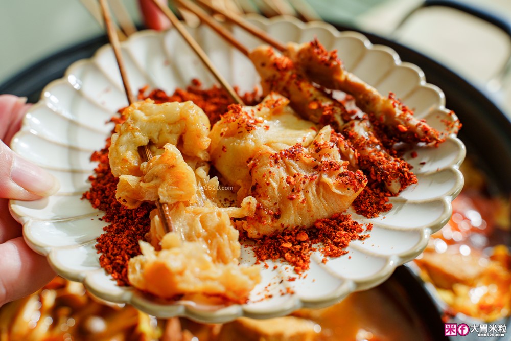 全家型錄隱藏版美食「名廚美饌麻辣串串鍋 + 名廚美饌麻奶鍋」雙鍋齊發~撸串自由在家實現│Costco好市多人氣熟食推薦