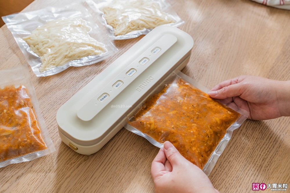 上班族省錢必看！好市多大份量食材如何保存~靠「日本 BRUNO 無線真空保鮮機」一週備餐、醃肉、乾糧防潮一次搞定│無線真空保鮮機推薦│iCook愛料理市集-廚具開箱(33)