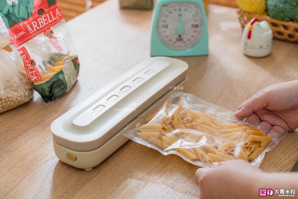 上班族省錢必看！好市多大份量食材如何保存~靠「日本 BRUNO 無線真空保鮮機」一週備餐、醃肉、乾糧防潮一次搞定│無線真空保鮮機推薦│iCook愛料理市集-廚具開箱(33)