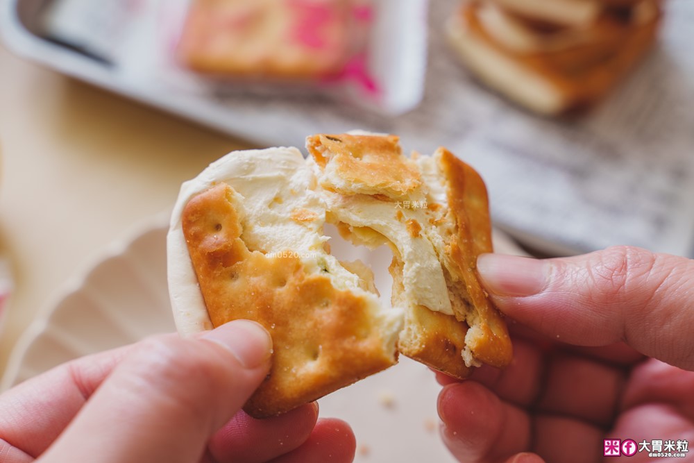 韓國觀光客瘋搶「凱樂烘焙」牛軋餅+鳳梨酥+牛軋糖~辦公室團購爆買│2026年節禮盒推薦│台北老字號年節禮盒推薦 韓國觀光客瘋搶「凱樂烘焙」牛軋餅+鳳梨酥+牛軋糖~辦公室團購爆買│2026年節禮盒推薦│台北老字號年節禮盒推薦