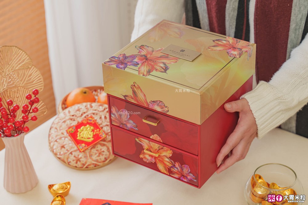 2026年節禮盒開箱│限量「漢來美食 2026糕餅小舖華曜年節禮盒」五星飯店匠心打造三層澎湃設計~1/20前免運早鳥開跑！