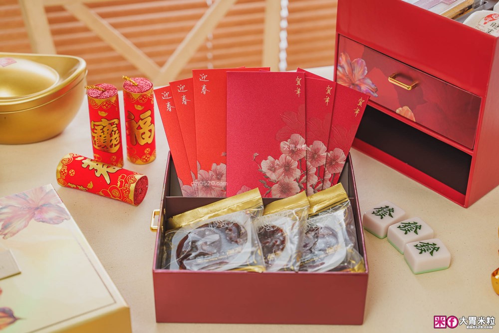 2026年節禮盒開箱│限量「漢來美食 2026糕餅小舖華曜年節禮盒」五星飯店匠心打造三層澎湃設計~1/20前免運早鳥開跑！