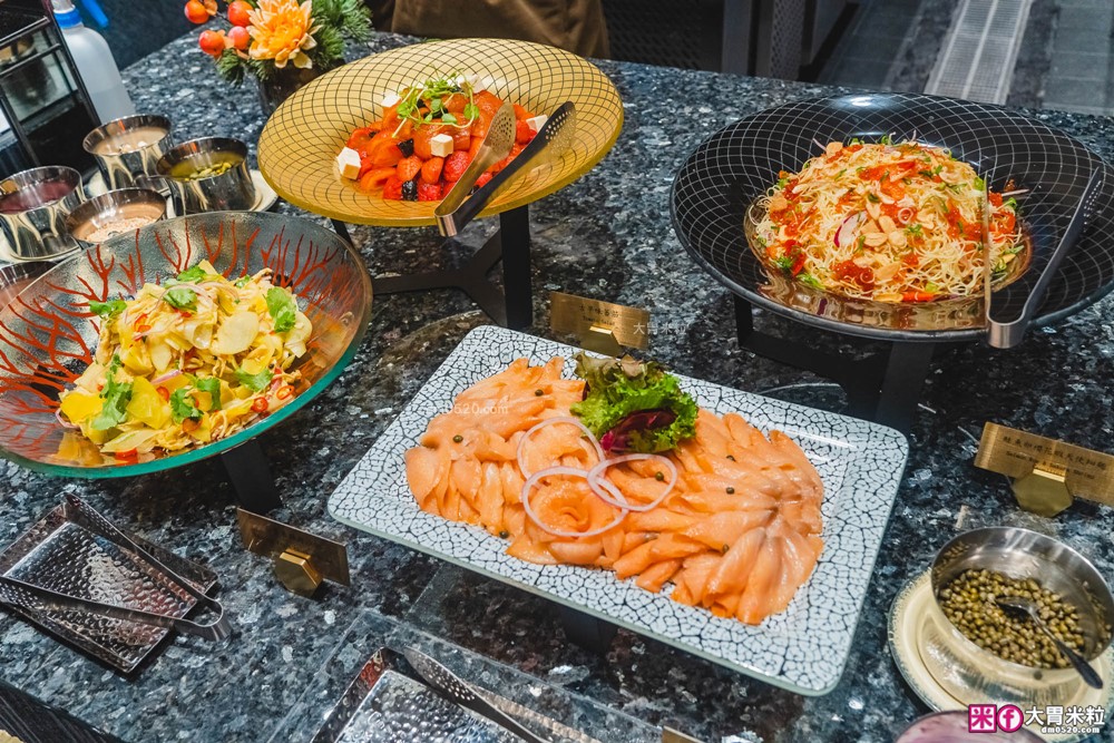 全台最難訂位Buffet登陸桃園│島語桃園台茂店菜單價位│9大主題島檯200道現做料理全攻略ｘ餐酒無限續│桃園Buffet吃到飽推薦