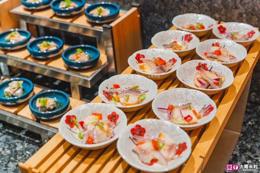 全台最難訂位Buffet登陸桃園│島語桃園台茂店菜單價位│9大主題島檯200道現做料理全攻略ｘ餐酒無限續│桃園Buffet吃到飽推薦