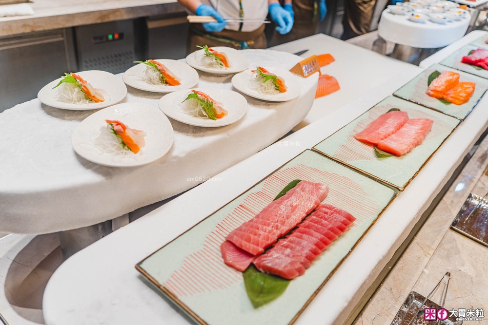 全台最難訂位Buffet登陸桃園│島語桃園台茂店菜單價位│9大主題島檯200道現做料理全攻略ｘ餐酒無限續│桃園Buffet吃到飽推薦