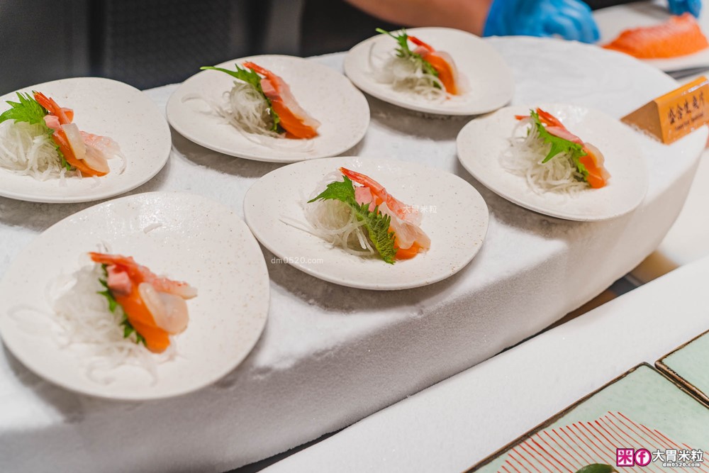 全台最難訂位Buffet登陸桃園│島語桃園台茂店菜單價位│9大主題島檯200道現做料理全攻略ｘ餐酒無限續│桃園Buffet吃到飽推薦