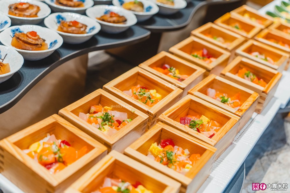 全台最難訂位Buffet登陸桃園│島語桃園台茂店菜單價位│9大主題島檯200道現做料理全攻略ｘ餐酒無限續│桃園Buffet吃到飽推薦