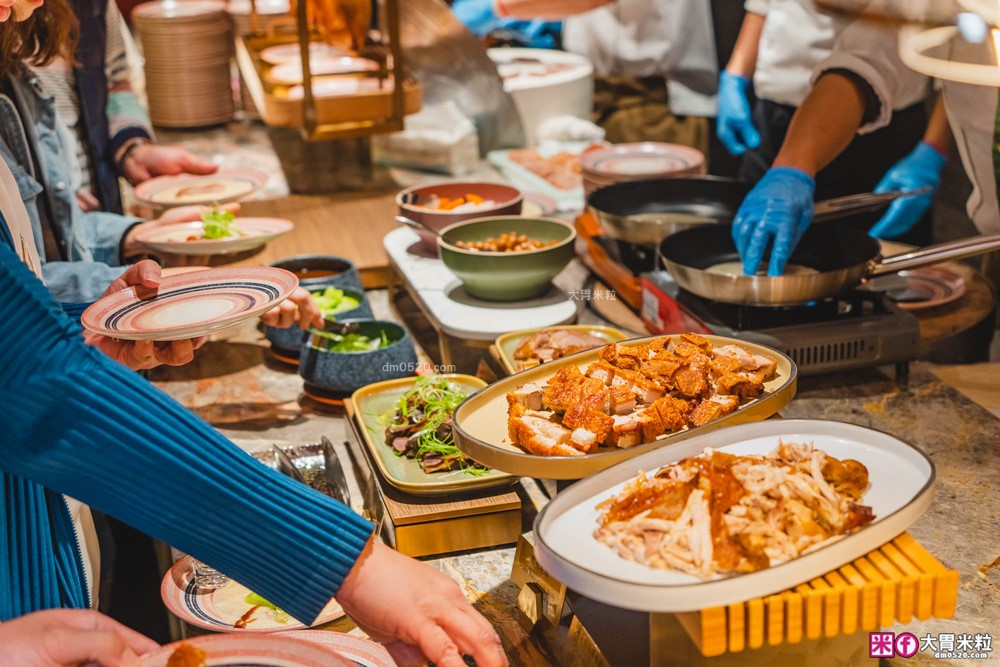 全台最難訂位Buffet登陸桃園│島語桃園台茂店菜單價位│9大主題島檯200道現做料理全攻略ｘ餐酒無限續│桃園Buffet吃到飽推薦