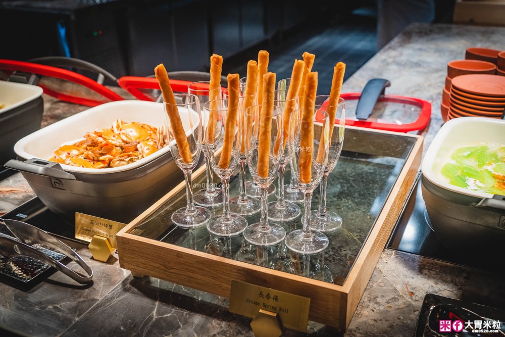 全台最難訂位Buffet登陸桃園│島語桃園台茂店菜單價位│9大主題島檯200道現做料理全攻略ｘ餐酒無限續│桃園Buffet吃到飽推薦