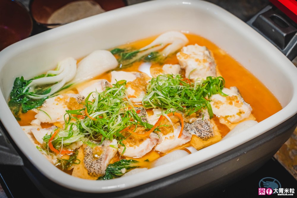 全台最難訂位Buffet登陸桃園│島語桃園台茂店菜單價位│9大主題島檯200道現做料理全攻略ｘ餐酒無限續│桃園Buffet吃到飽推薦