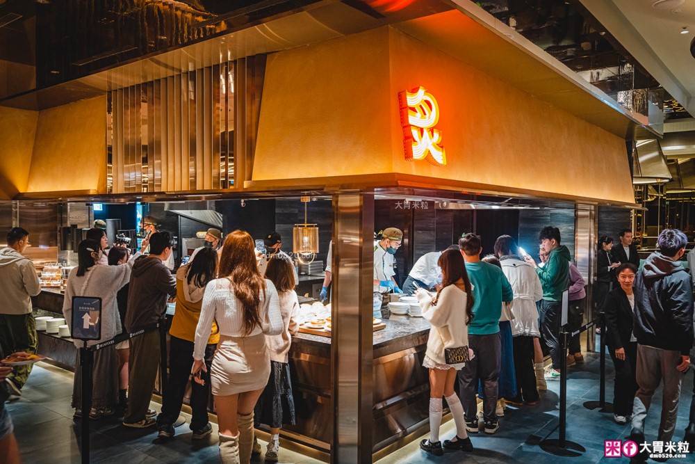 全台最難訂位Buffet登陸桃園│島語桃園台茂店菜單價位│9大主題島檯200道現做料理全攻略ｘ餐酒無限續│桃園Buffet吃到飽推薦