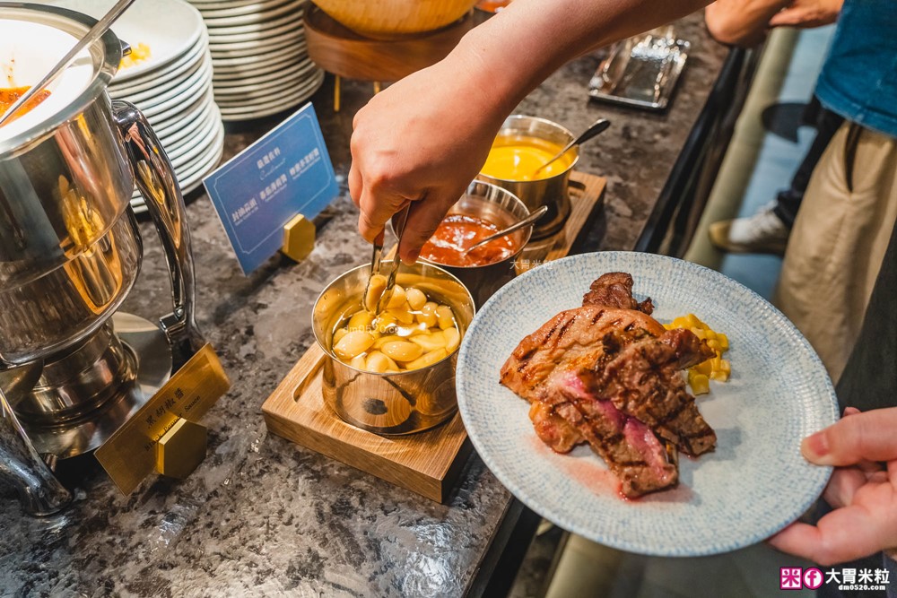 全台最難訂位Buffet登陸桃園│島語桃園台茂店菜單價位│9大主題島檯200道現做料理全攻略ｘ餐酒無限續│桃園Buffet吃到飽推薦