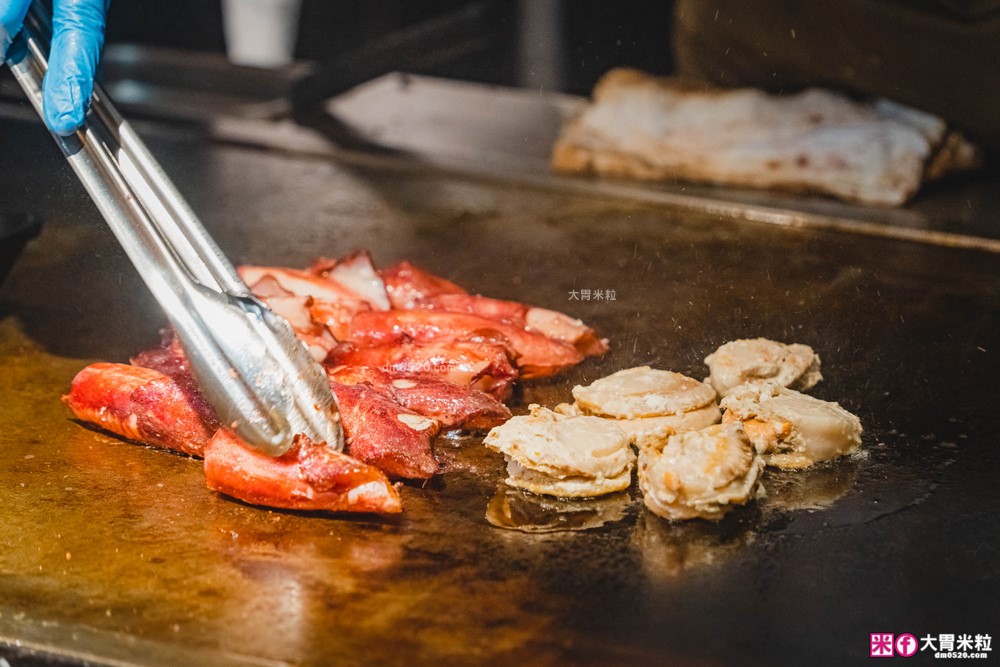 全台最難訂位Buffet登陸桃園│島語桃園台茂店菜單價位│9大主題島檯200道現做料理全攻略ｘ餐酒無限續│桃園Buffet吃到飽推薦