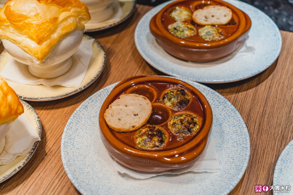 全台最難訂位Buffet登陸桃園│島語桃園台茂店菜單價位│9大主題島檯200道現做料理全攻略ｘ餐酒無限續│桃園Buffet吃到飽推薦